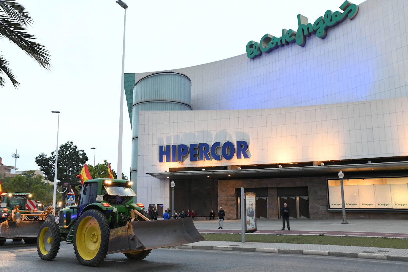 La tractorada de Elche en imágenes