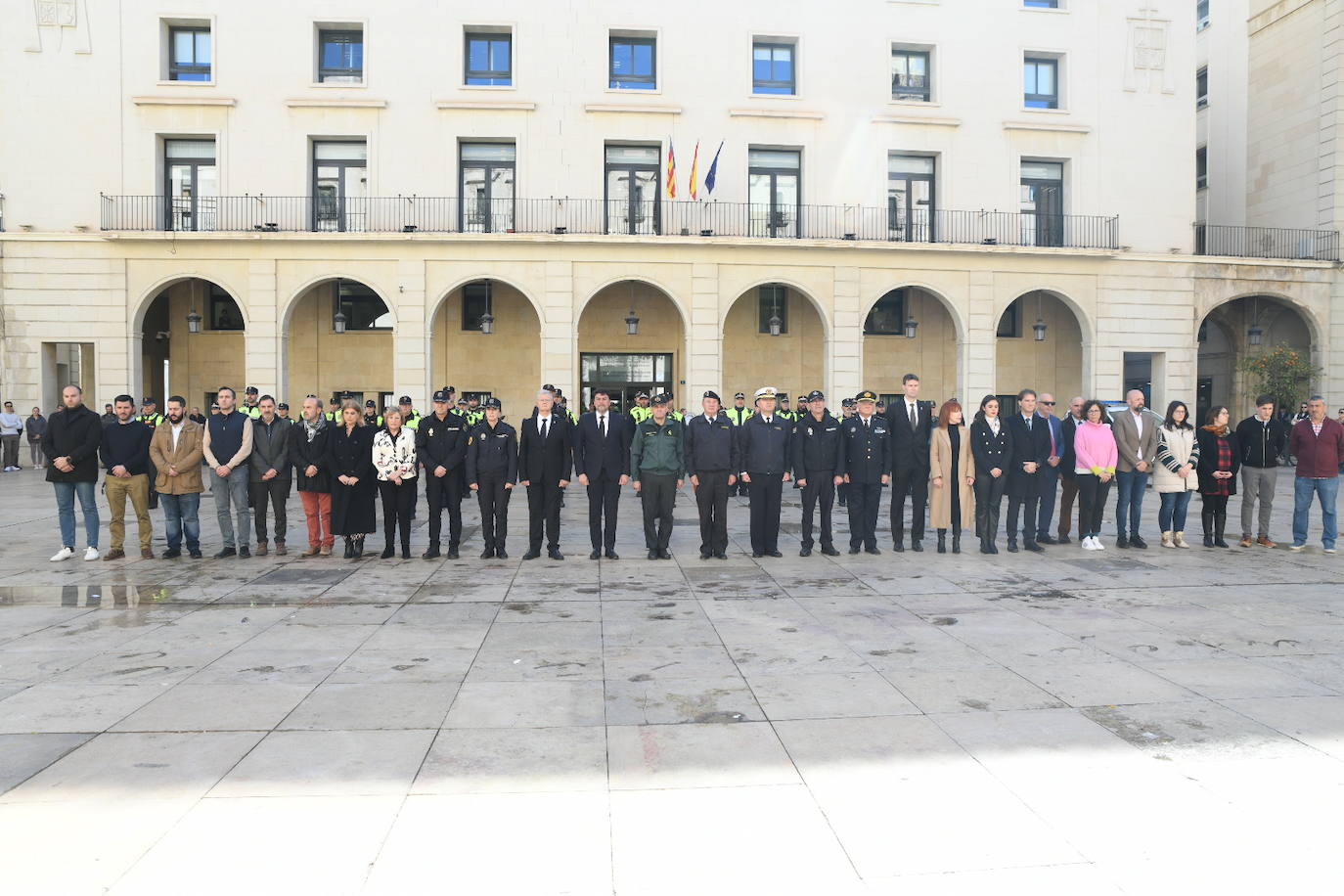 La provincia de Alicante se suma a la condena por el asesinato de dos guardias civiles en acto de servicio en Barbate