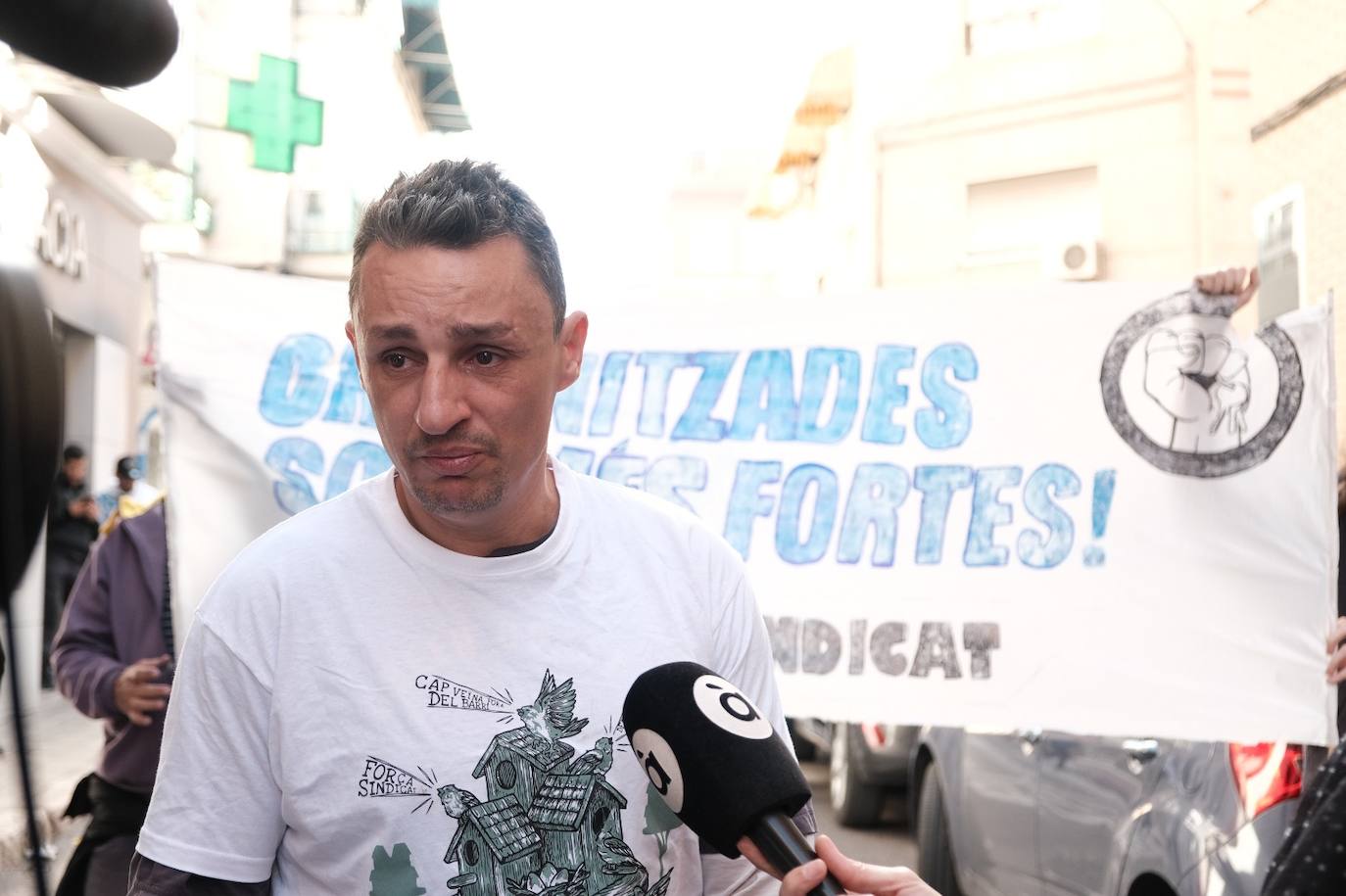 La paralización de un desahucio en Alicante en imágenes