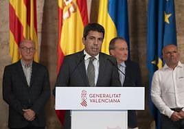 El presidente, Carlos Mazón, con los representantes de las organizaciones agrarias.