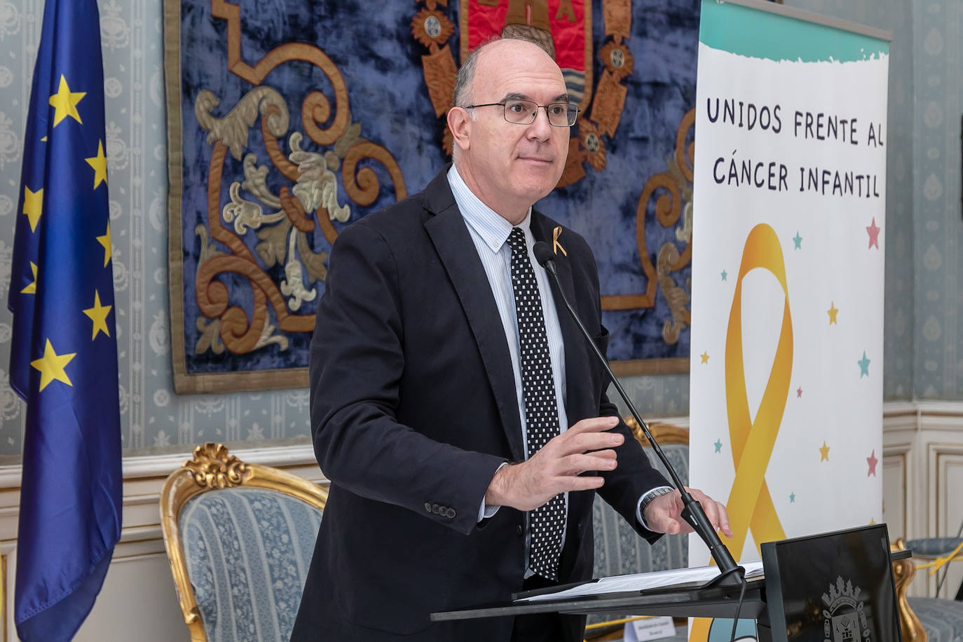 Imagen secundaria 2 - Alicante reafirma su compromiso con la lucha contra el cáncer infantil