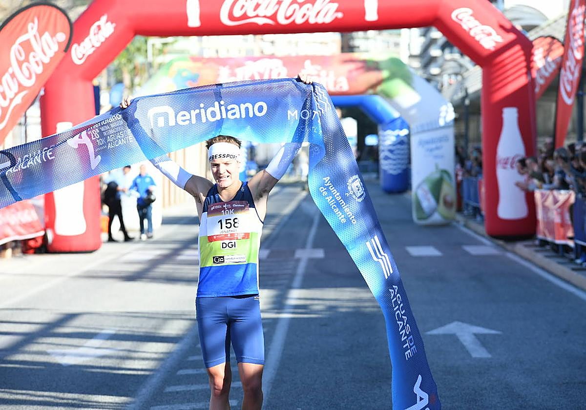 Las mejores imágenes de la Media Maratón de Alicante