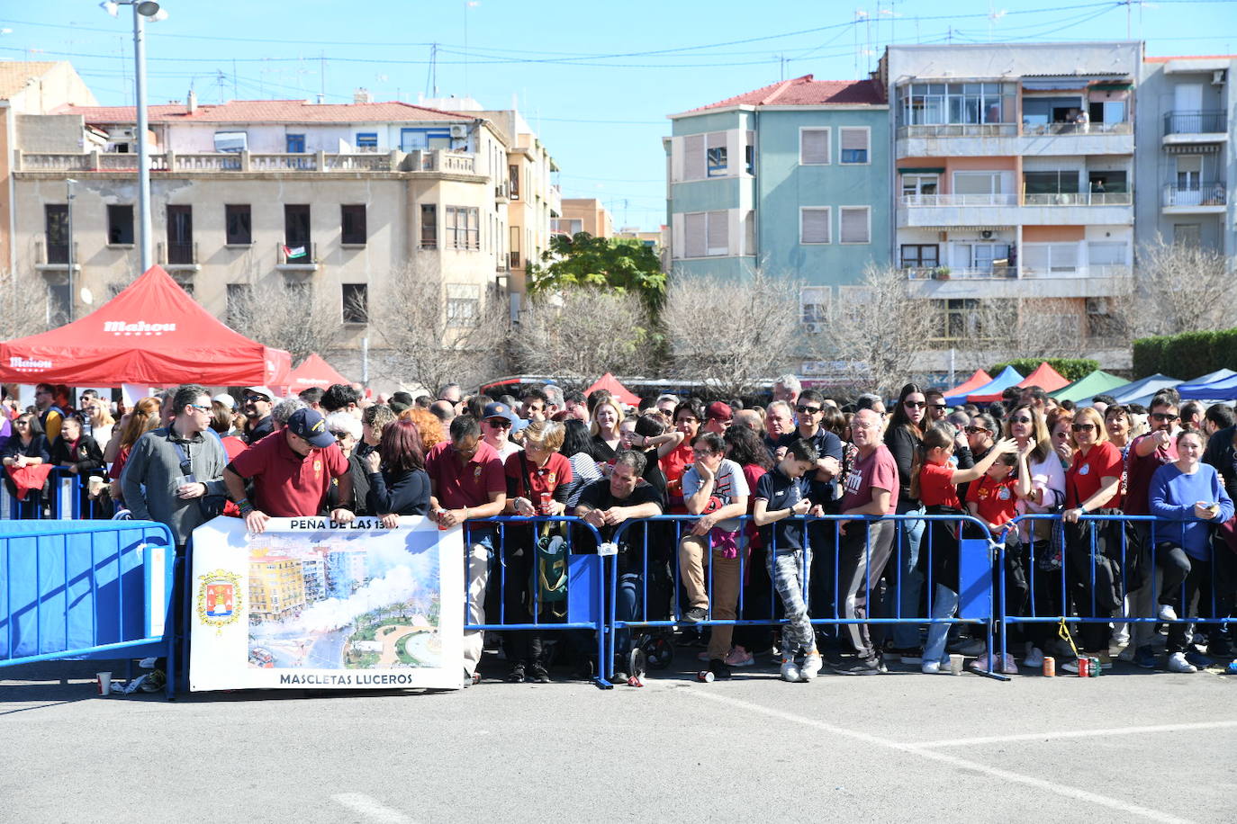 La mascletà de las Hogueras de Alicante en el ADDA, foto a foto