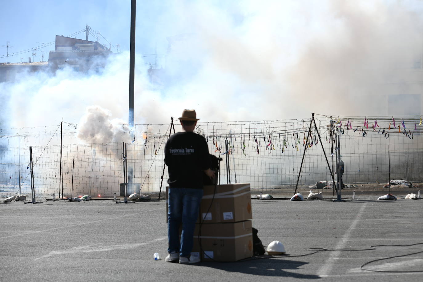 La mascletà de las Hogueras de Alicante en el ADDA, foto a foto