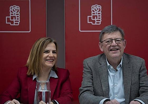 Ximo Puig y la vicesecretaria general del PSPV, Pilar Bernabé, en la última ejecutiva nacional.