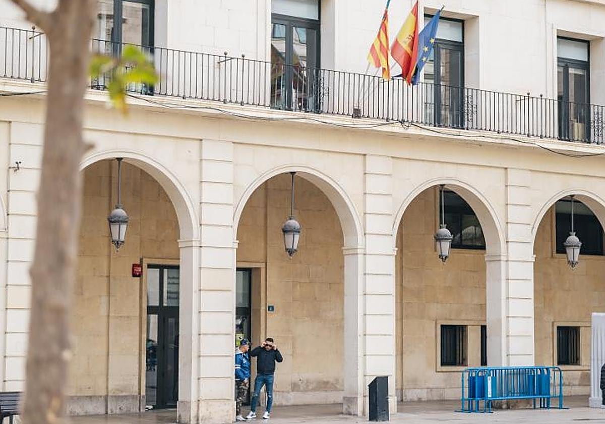 Fachada de la Audiencia Provincial de Alicante.