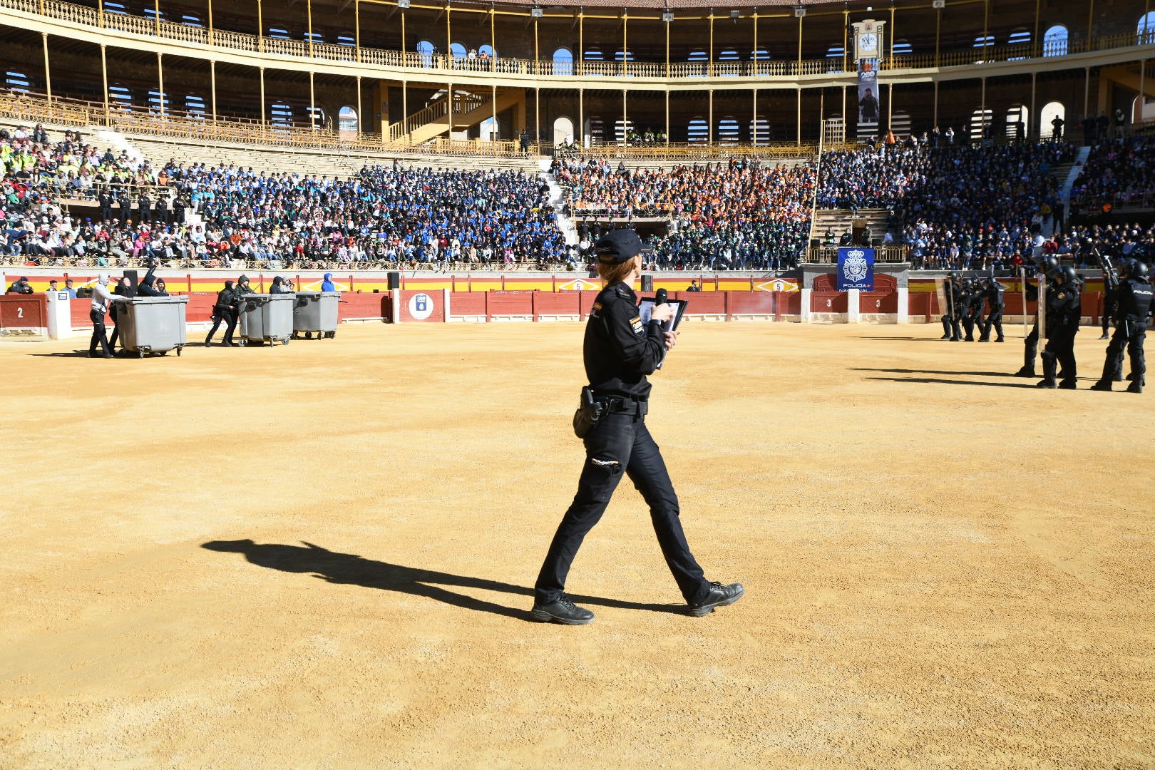 Imágenes de la espectacular exhibición de la Policía Nacional en Alicante