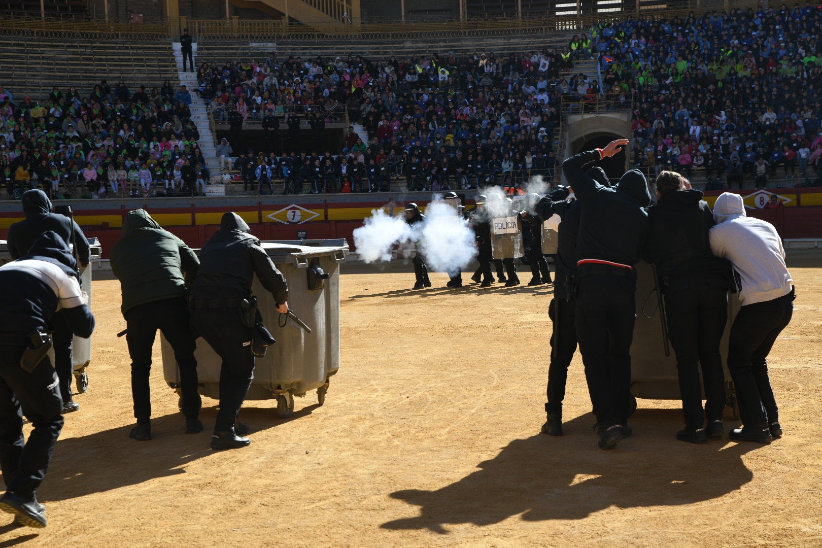 Imágenes de la espectacular exhibición de la Policía Nacional en Alicante