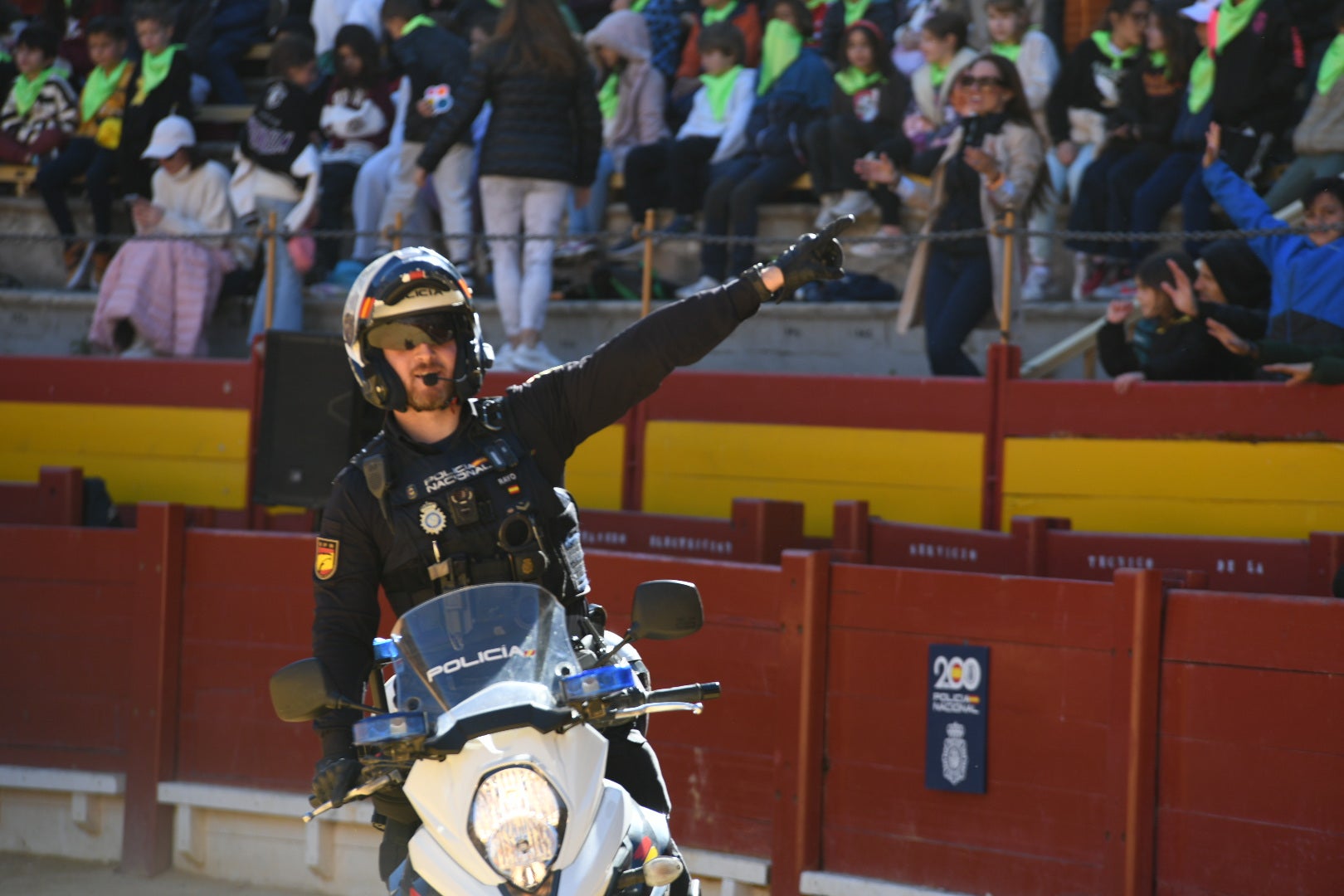 Imágenes de la espectacular exhibición de la Policía Nacional en Alicante