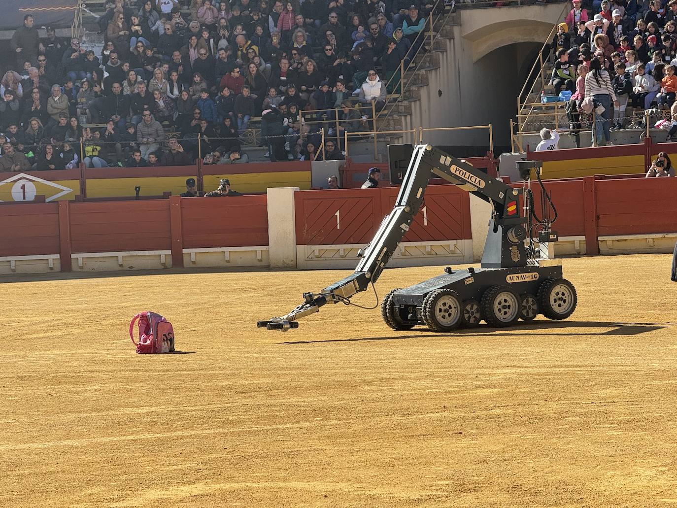 Imágenes de la espectacular exhibición de la Policía Nacional en Alicante