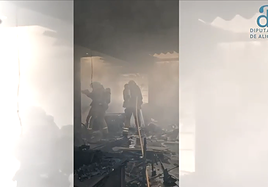 Imágenes del incendio de la vivienda de Benejúzar.