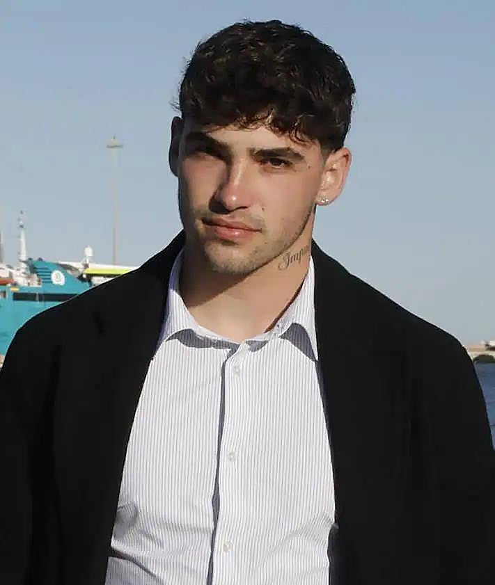 Imagen secundaria 2 - La historia de superación de Óscar Fernández Gayá, el alicantino que luchará por el título de más guapo de España