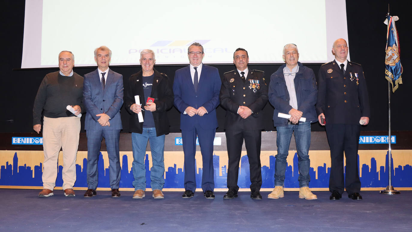 Toni Pérez junto a los homenajeados.