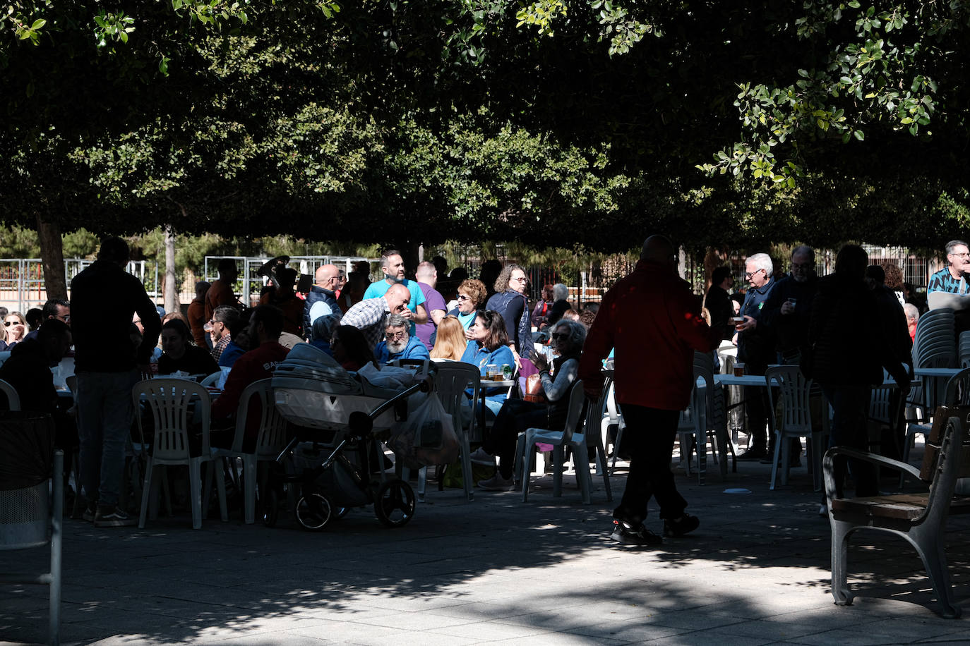 Cerca de 500 barraquers celebran su primer gran día