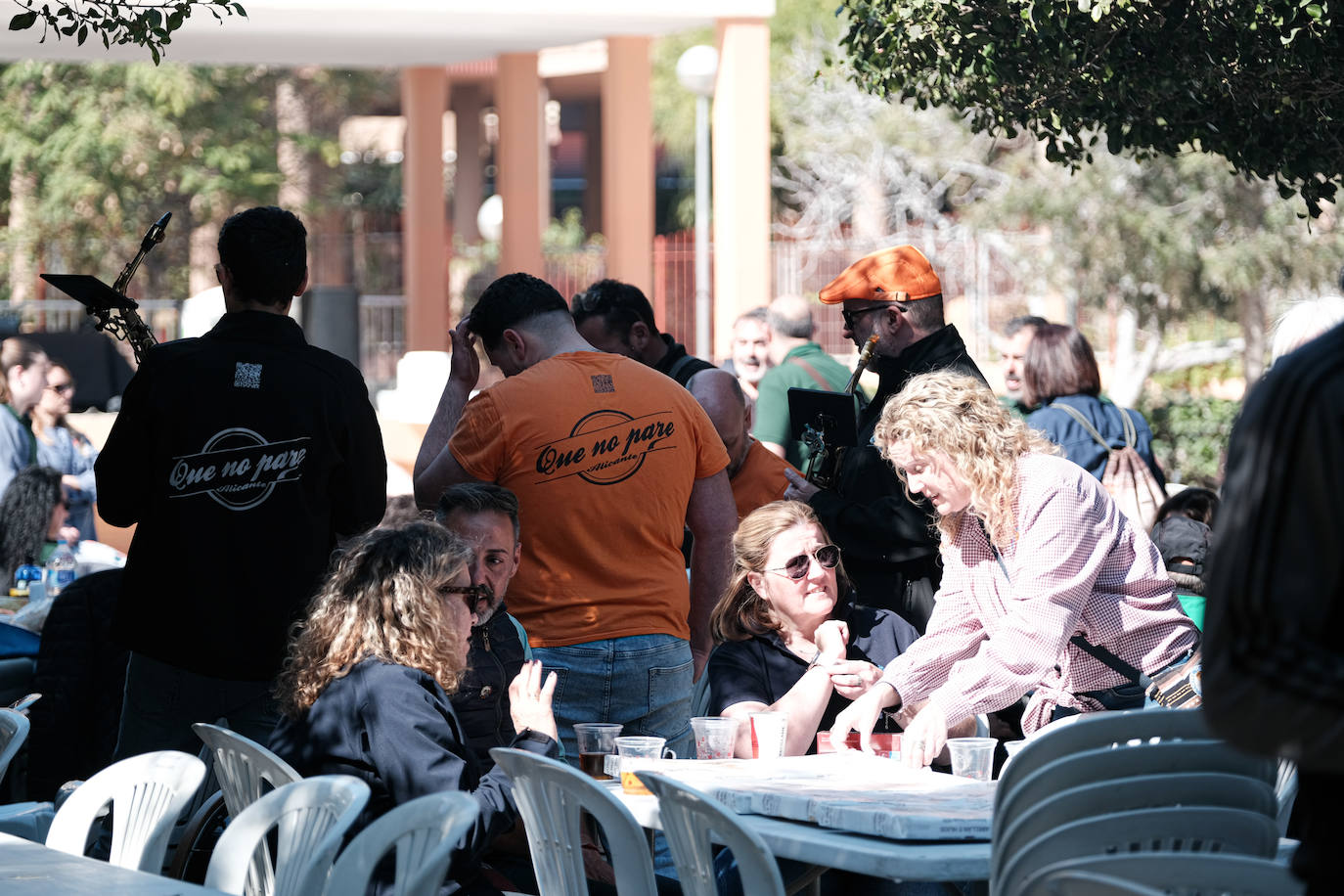 Cerca de 500 barraquers celebran su primer gran día