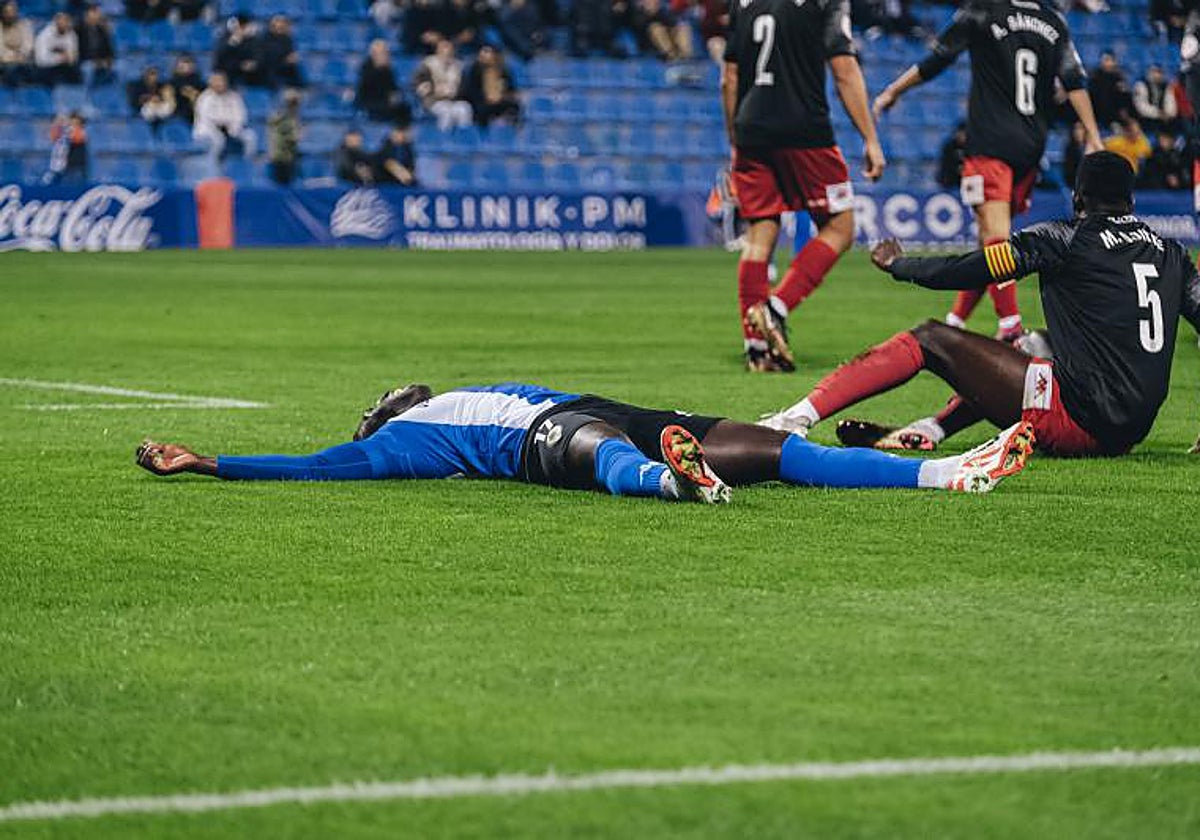 Marcos Mendes lamenta una ocasión desperdiciada en el Rico Pérez.