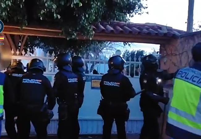 Instante de la operación policial.