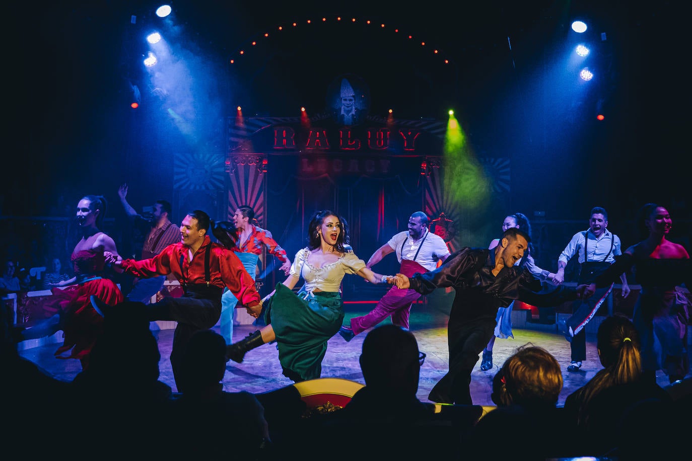 El Circo Raluy Legacy, un oasis de magia, riesgo y humor en Alicante