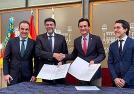 Firma del convenio de colaboración entre los ayuntamientos de Alicante y Jaén.