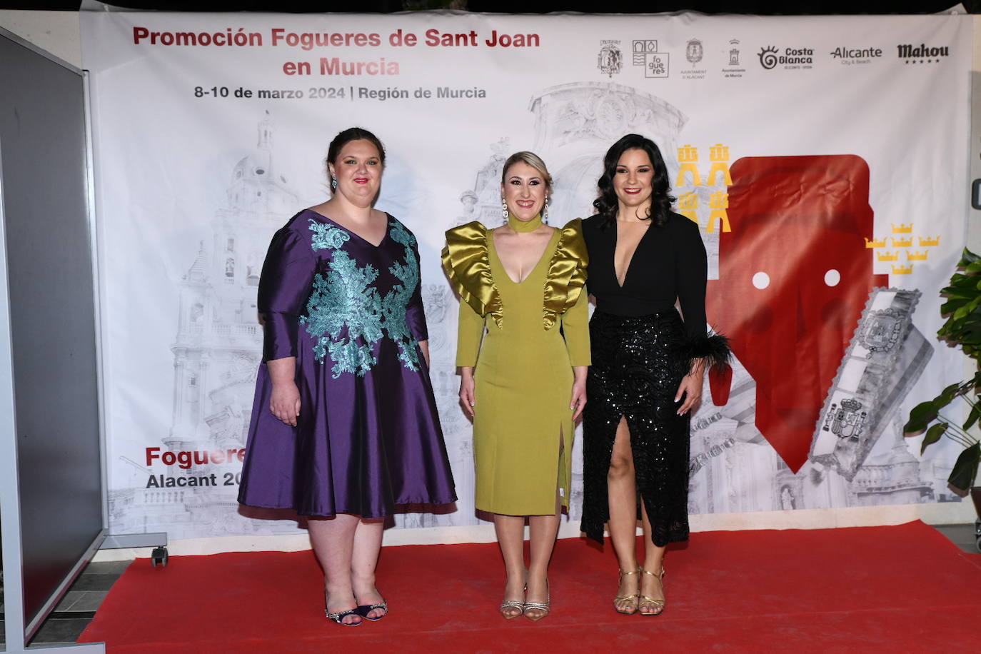 Todos los looks de las candidatas en la cena de gala en Murcia