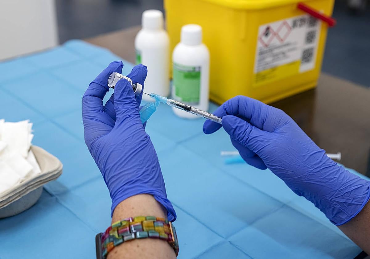 Las dosis de refuerzo contra la tos ferina dejan de figurar en el calendario vacunal a partir de los 6 años de edad.