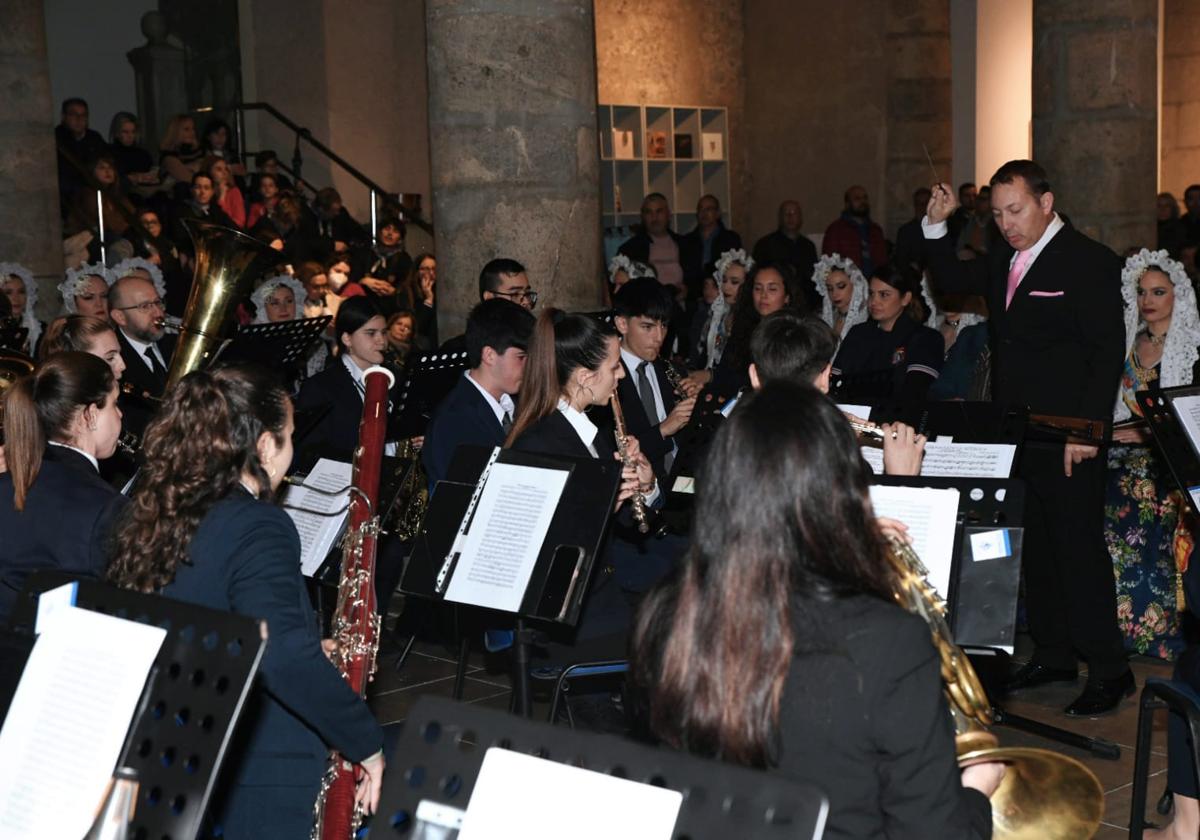 La banda sonora de las Hogueras de Alicante suena en Murcia