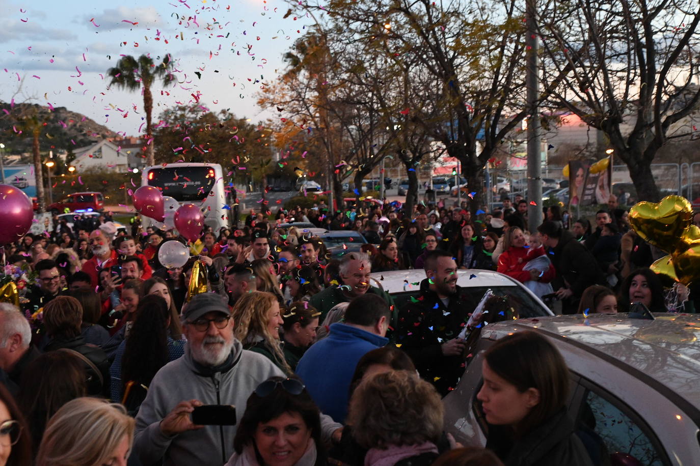 Así ha sido la llegada de las candidatas de las Hogueras de Alicante