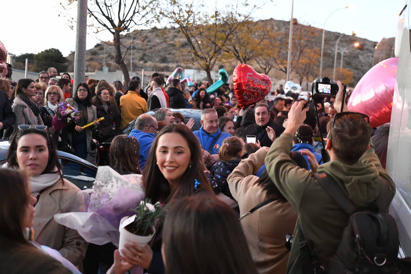 Así ha sido la llegada de las candidatas de las Hogueras de Alicante