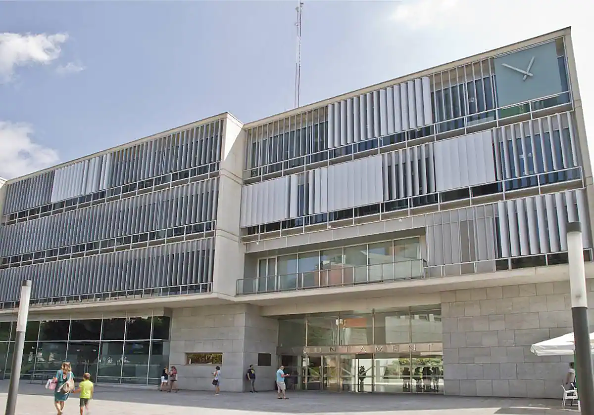 Fachada del Ayuntamiento de San Vicente del Raspeig.