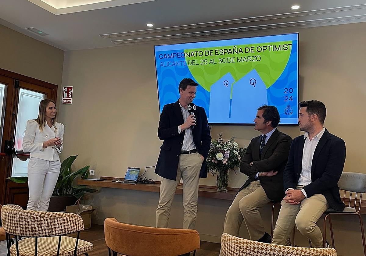 Presentación de la Equalite Semana Náutica y el Campeonato España Optimist 2024 en el Club de Regatas de Alicante.