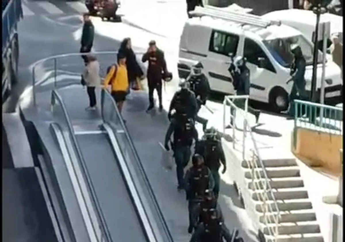 Vídeo: La Guardia Civil irrumpe en una vivienda de Calp para detener a un prófugo