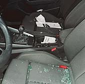 Pillan a un ladrón de coches en Elche porque se le cayó el móvil en el vehículo