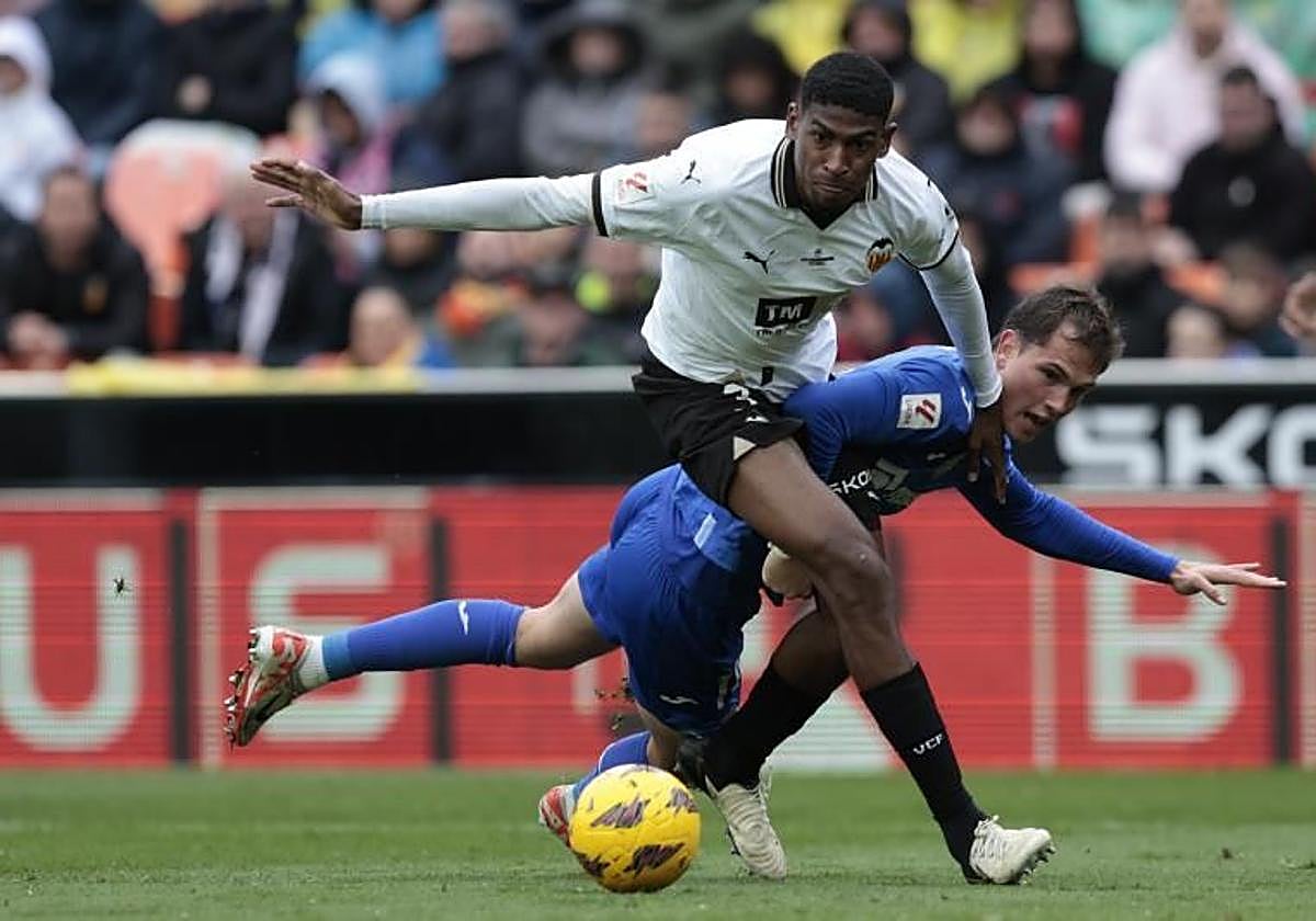 Cristhian Mosquera, en un partido con el Valencia.