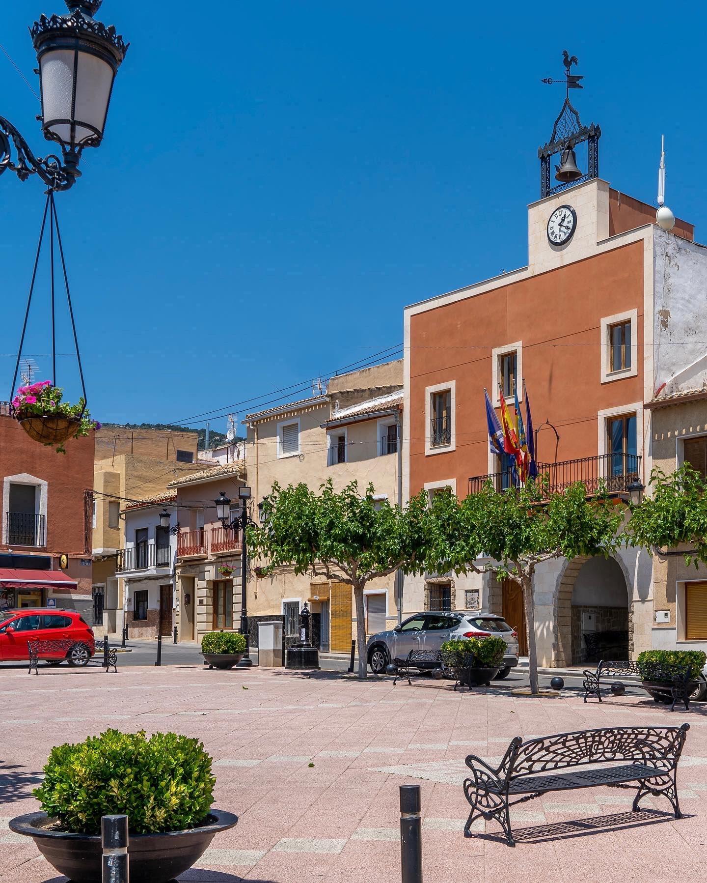 LIGAR Y PAREJAS EN ALICANTE | El pueblo de Alicante que ha creado una app  de citas entre solteros y gastronomía para evitar la despoblación |  TodoAlicante