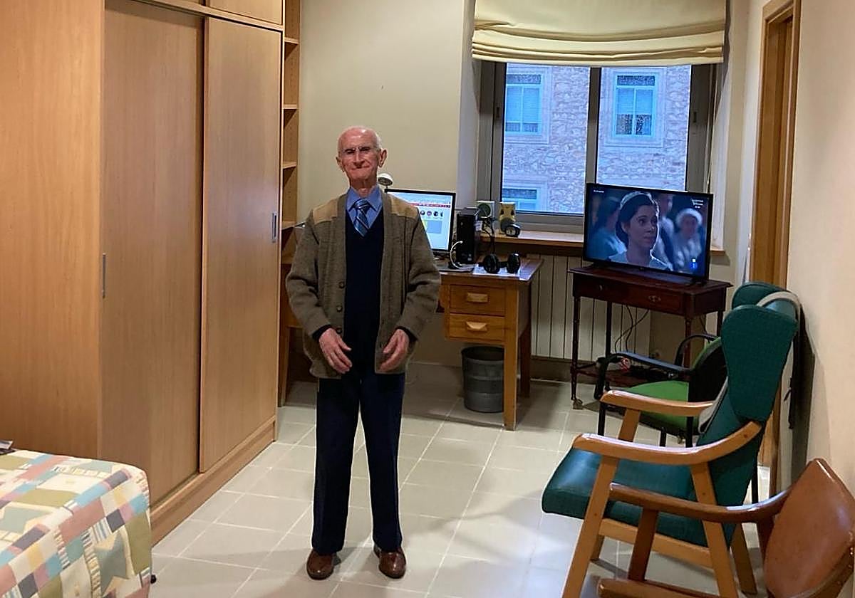 El hermano Meseguer, en su nueva residencia en Salamanca.