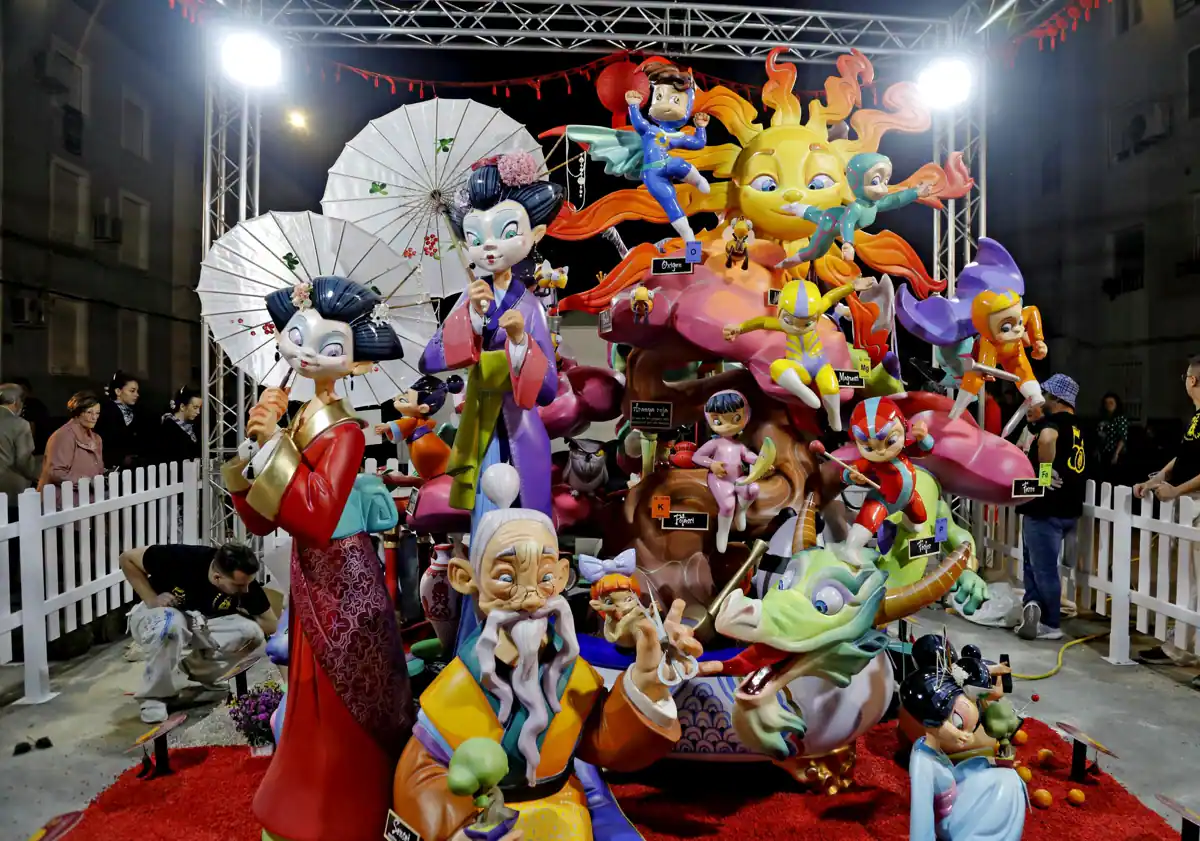 Imagen principal - Las fallas de los distritos Diana, Campaments y Port-Rotes. 