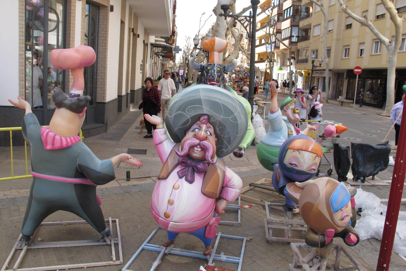 Las fallas de Dénia ya lucen con todo su esplendor