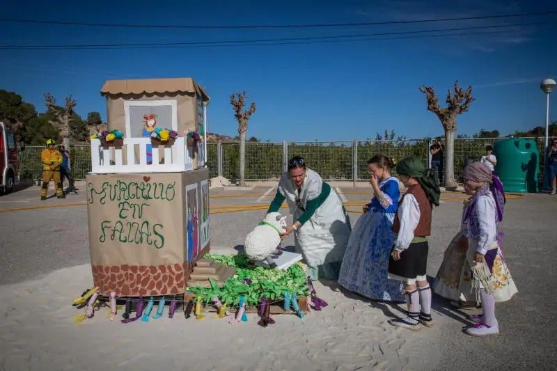 La cremà de las fallas del colegio de Hurchillo, en imagenes