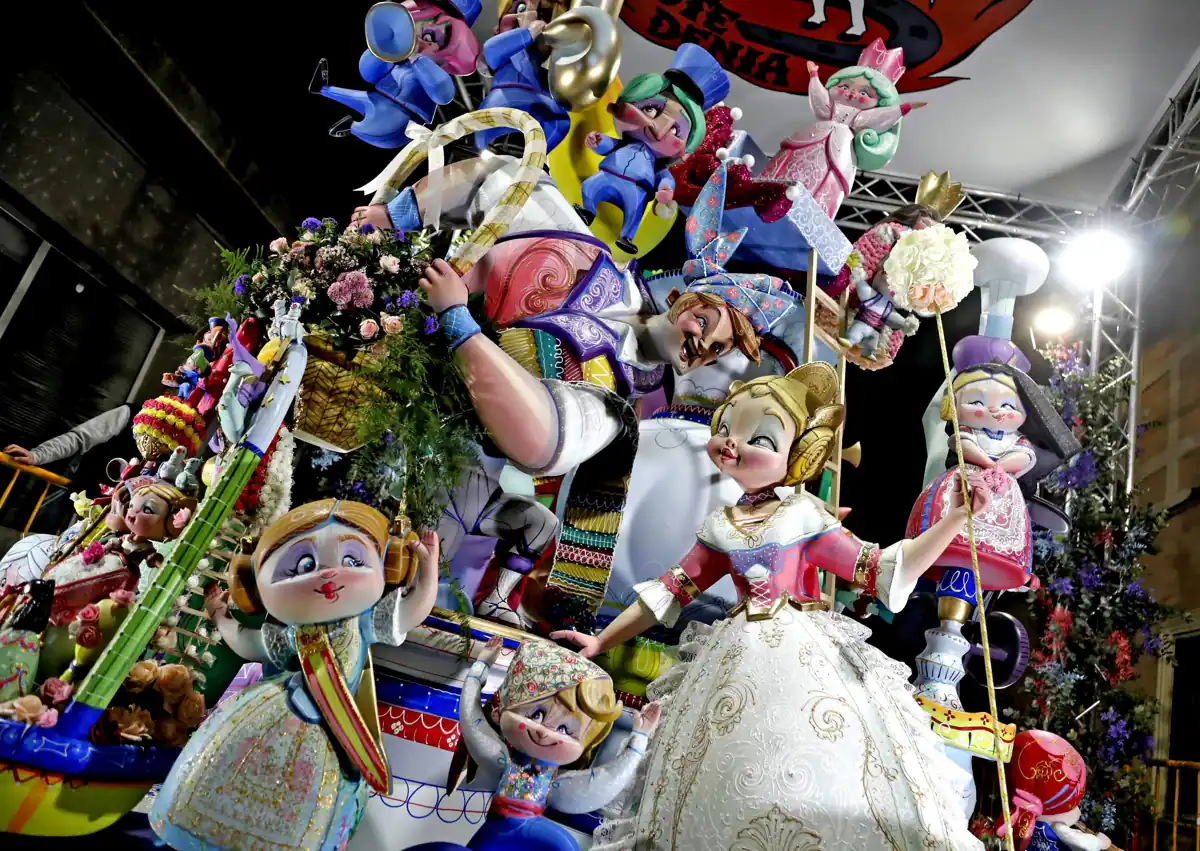 Imagen secundaria 1 - Los monumentos de las fallas Centro, Oeste y Baix la Mar. 