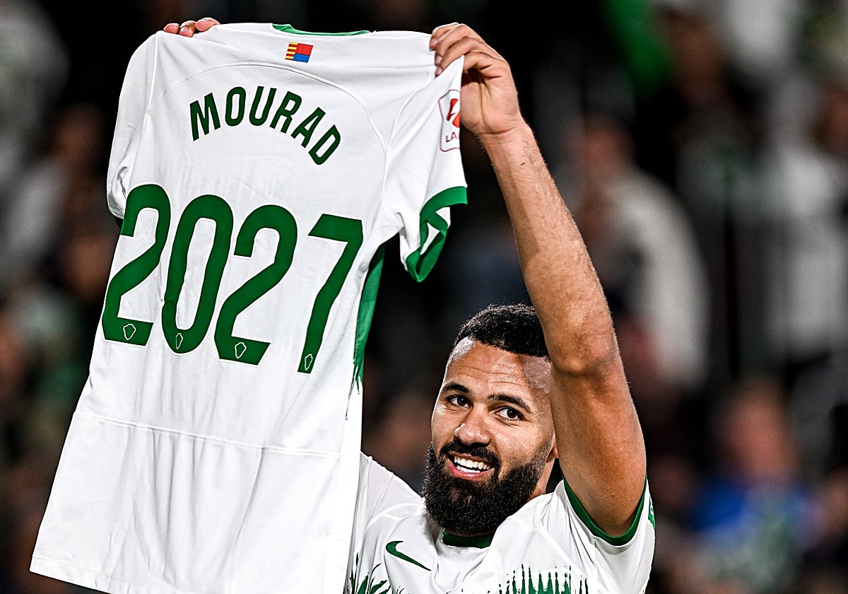 Celebración de Mourad tras marcar ante el Albacete.