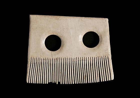 Peine de marfil que se expondrá en 'Dinastías'.