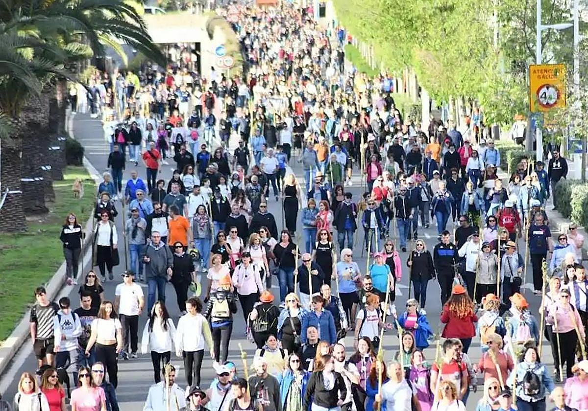 Romería de la Santa Faz del año pasado. El próximo 11 de abril cerca de 500 agentes velarán por la seguridad.