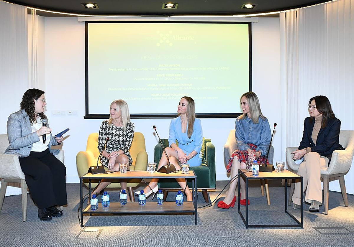 Imágenes del foro &#039;Talento y liderazgo femenino&#039; de TodoAlicante