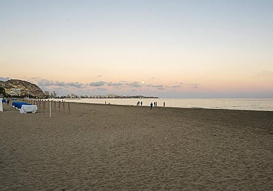 Playa del Postiguet de Alicante.