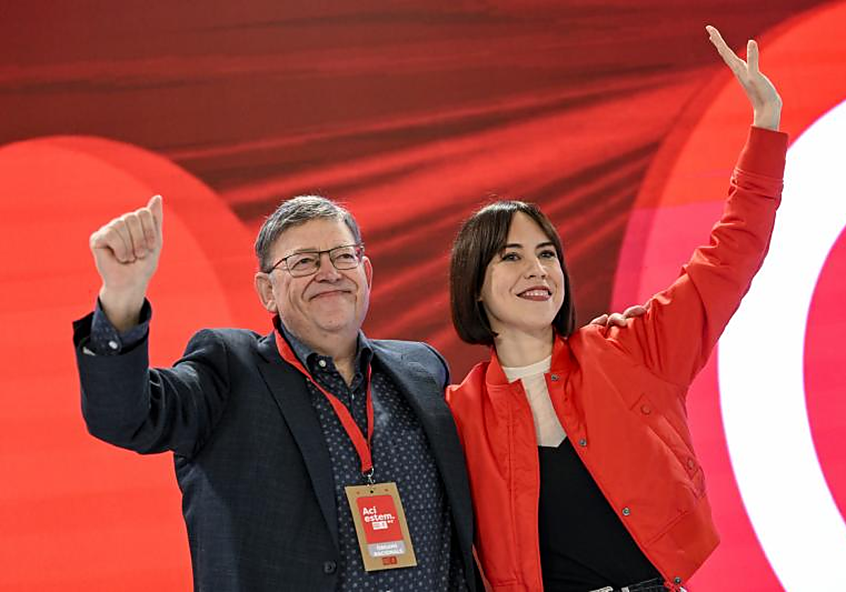 Diana Morant junto a Ximo Puig, tras plocamarse nueva secretaria general del PSPV.
