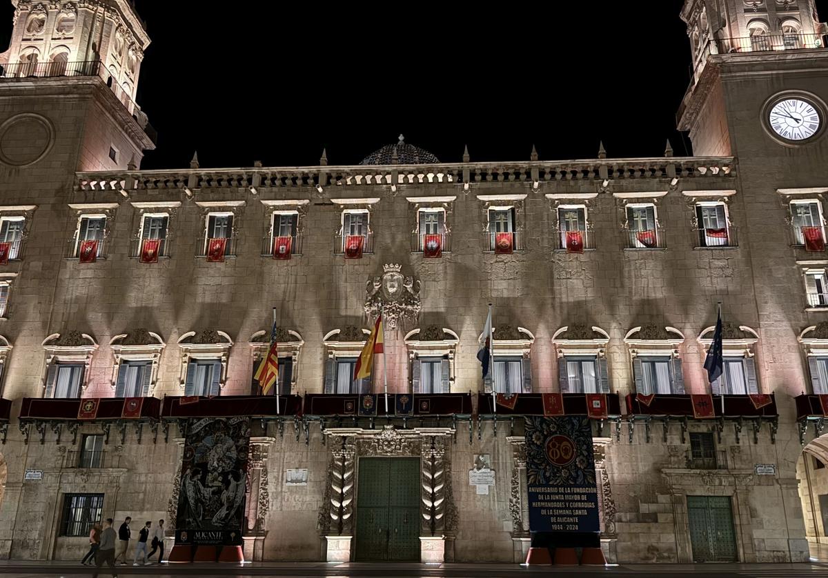 Fachada del Ayuntamiento de Alicante.