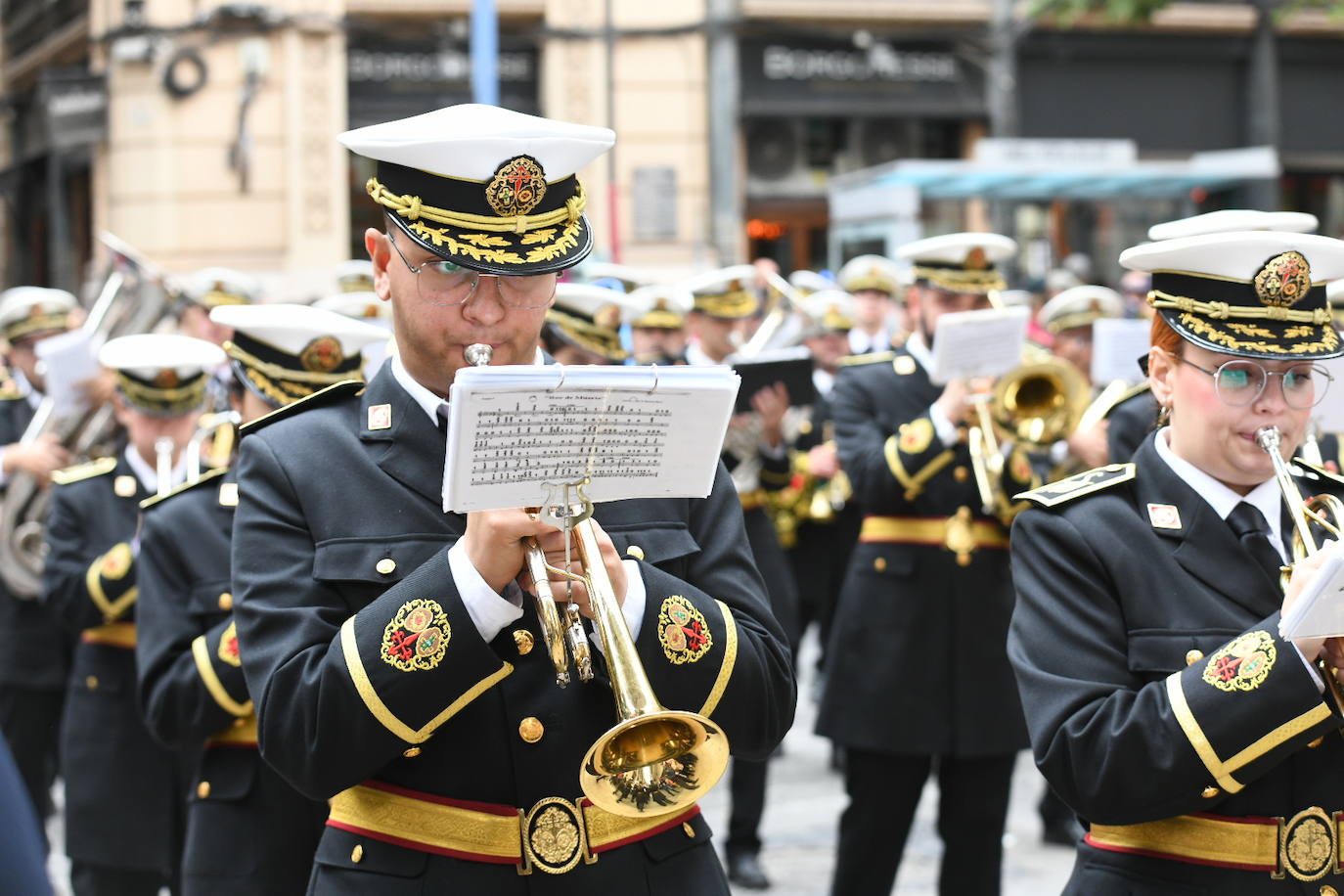 Palmas, ramas de olivo y los primeros pasos abren la carrera oficial de la Semana Santa alicantina