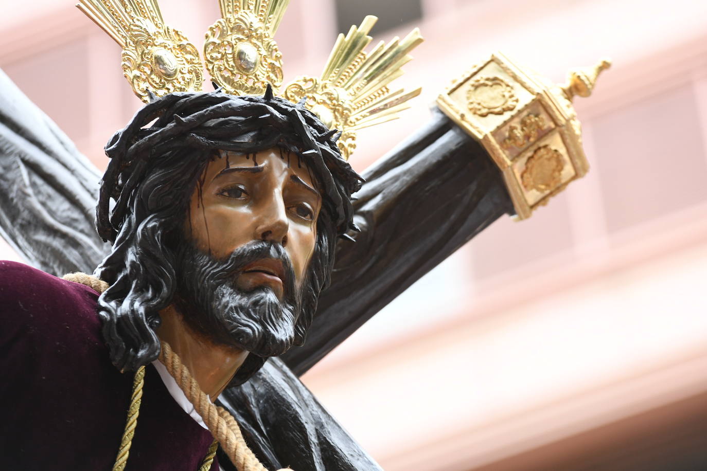 Palmas, ramas de olivo y los primeros pasos abren la carrera oficial de la Semana Santa alicantina