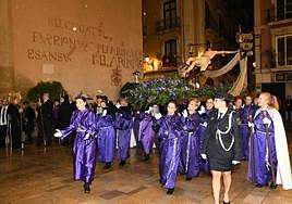 Así ha sido el paso de las procesiones vespertinas por la carrera oficial el Domingo de Ramos en Alicante
