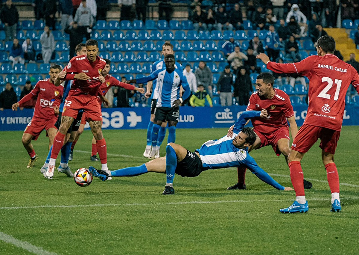 Imagen secundaria 1 - Imágenes del empate del Hércules esta tarde en casa ante el Terrassa.